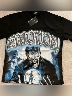 Mixed Emotion Black Graphic Skull Tee - Men